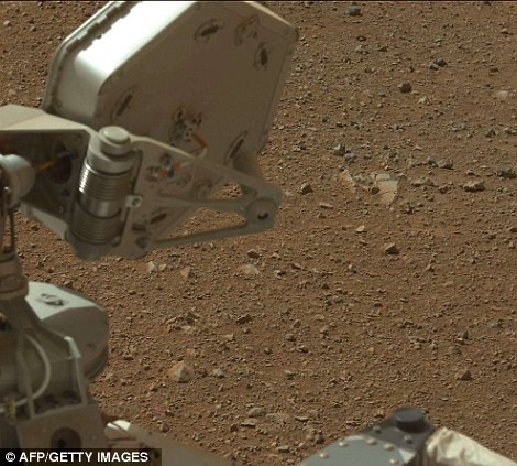 Tàu Curiosity hoạt động trên Sao Hoả